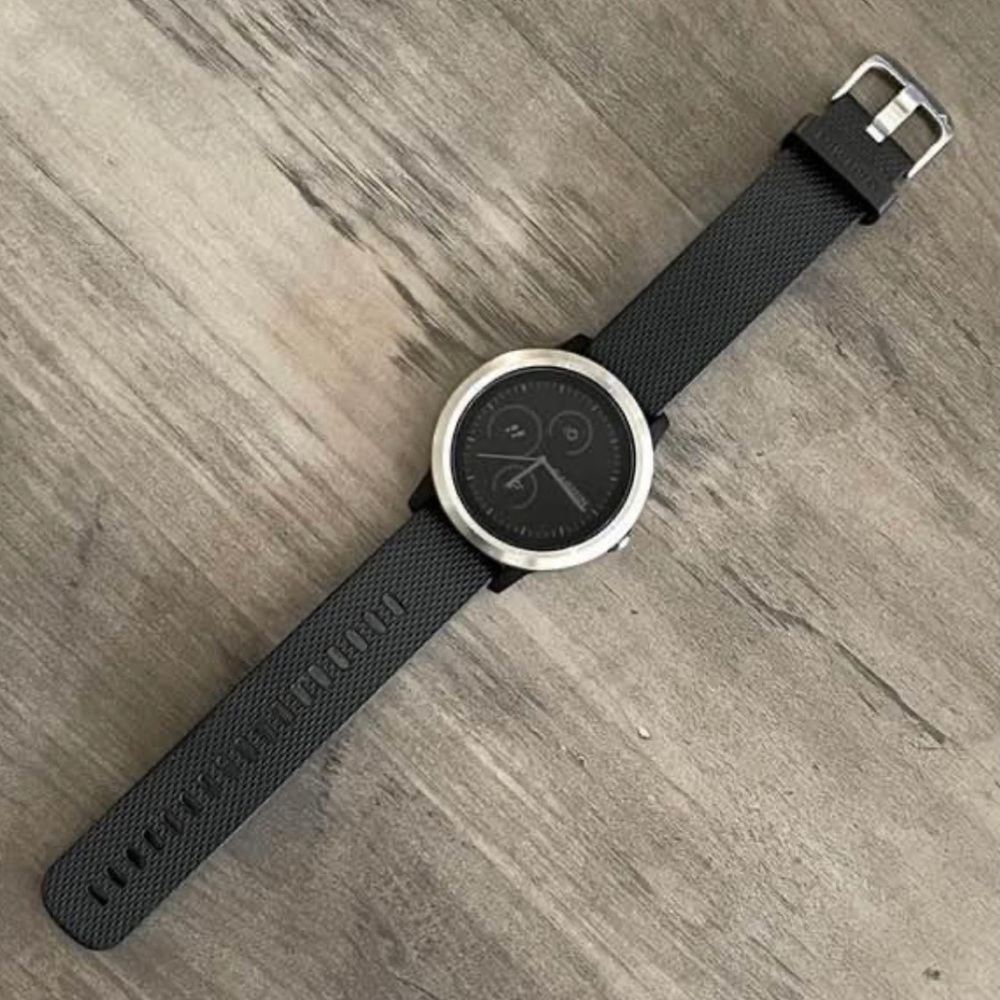 The Garmin Vivoactive 3 Smartwatch